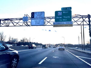 Long-Island-Expressway-near-Syossett